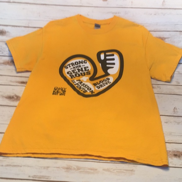 Graphic T-Shirt - Picture 1 of 4